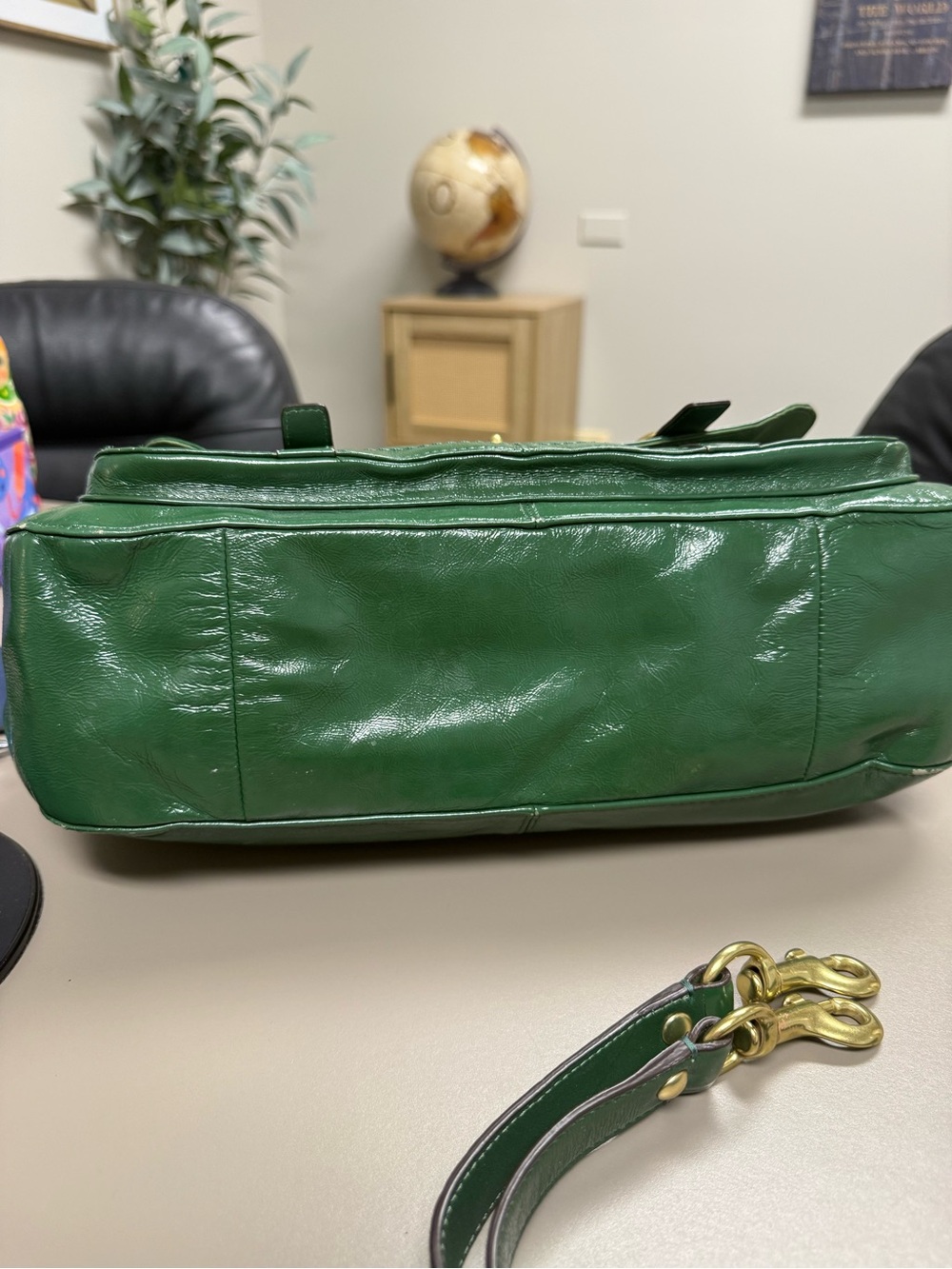 Coach Green Chelsea Leather Turnlock Shoulder Bag with Gold Hardware - Picture 6 of 14